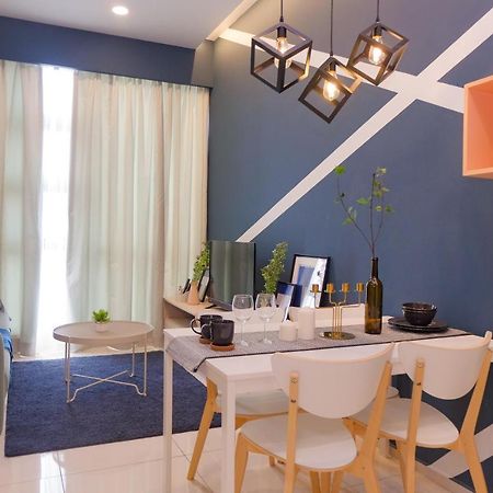 Robertson Cozy 3 Bedroom Family Suite With Netflix Куала-Лумпур Экстерьер фото